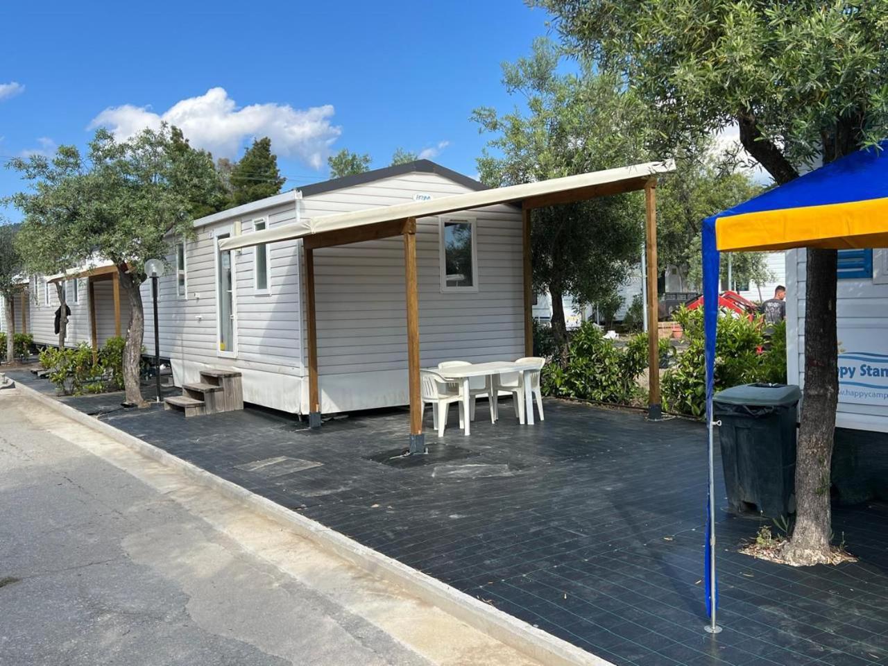 Happy Camp mobile homes in Castello Camping&Summer Resort Neos Marmaras Esterno foto