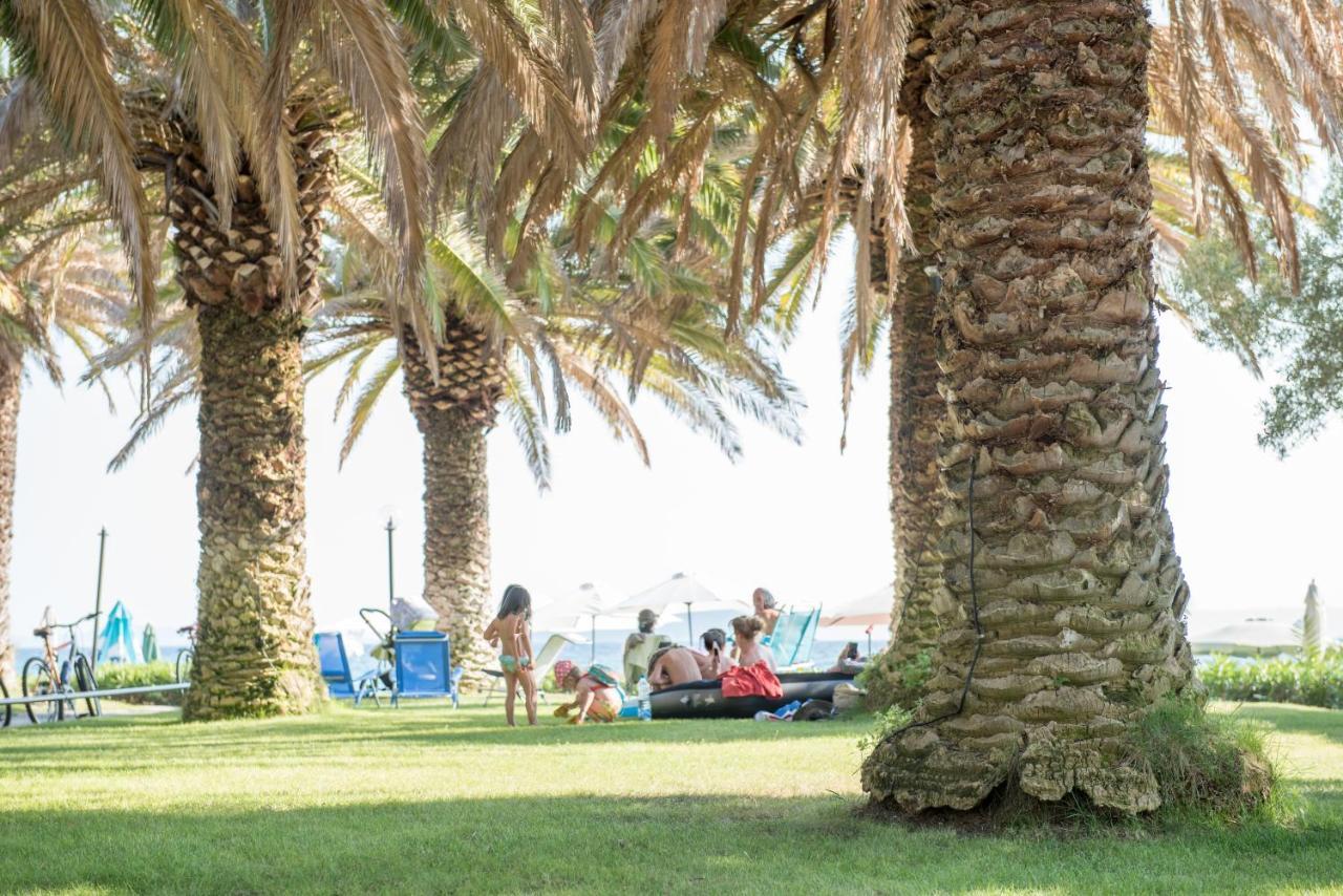 Happy Camp mobile homes in Castello Camping&Summer Resort Neos Marmaras Esterno foto