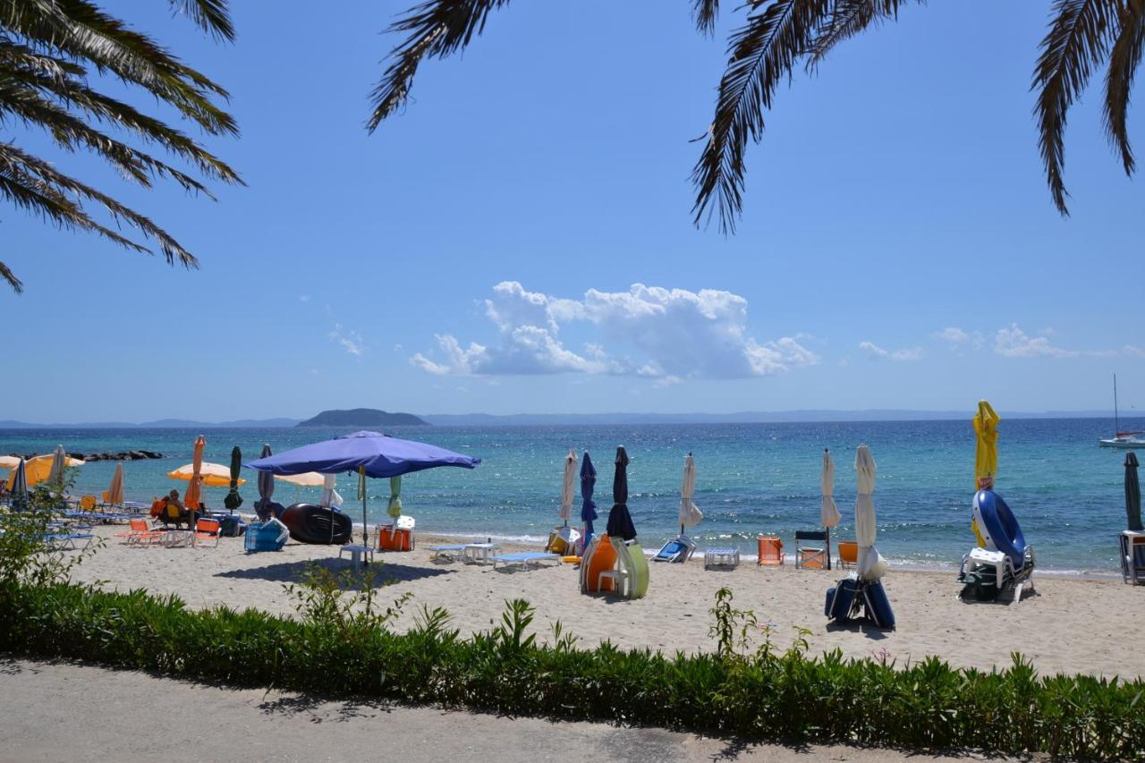Happy Camp mobile homes in Castello Camping&Summer Resort Neos Marmaras Esterno foto