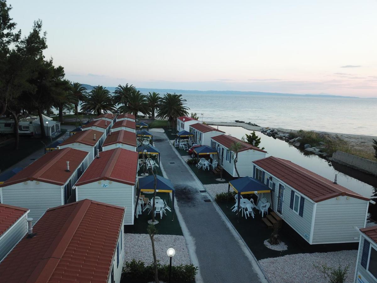 Happy Camp mobile homes in Castello Camping&Summer Resort Neos Marmaras Esterno foto